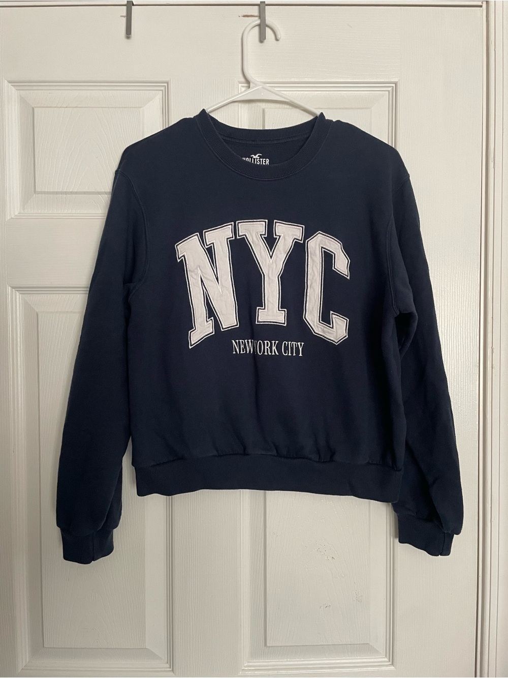 Hollister NYC New York City size XS Crewneck Sweatshirt Navy